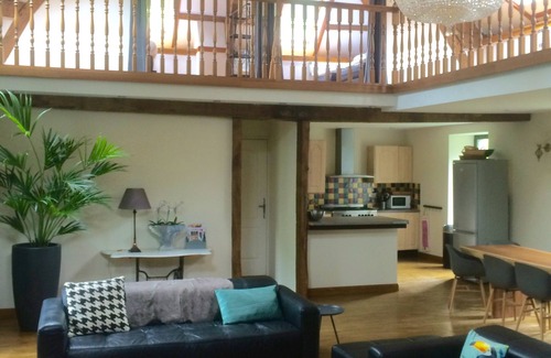 Saint-James House | Spacious luxury Watermill |14-20 pers | Mont St Michel | forest | child friendly