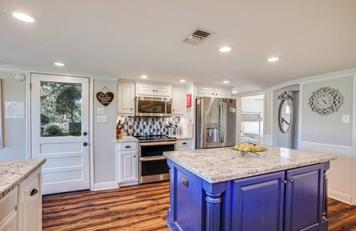 Madisonville House | Spacious Madisonville Estate w/Grill & Pond Views