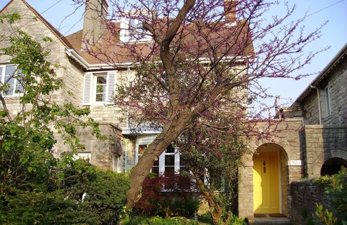 Swanage Apartment | Spacious Maisonette nr Beach with Seaviews only Oct HT+ Xmas/NY & Aug 14th 2026