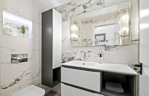 Valle de los Galanes House | Spacious Malaga House Free parking and yard