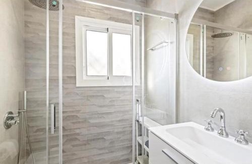 Valle de los Galanes House | Spacious Malaga House Free parking and yard