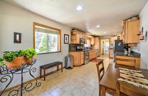 Mancos House | Spacious Mancos Home w/Furnished Deck & Yard!