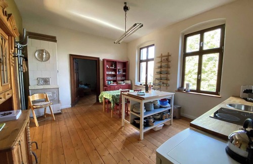 Calbe Apartment | Spacious manor house apartment near the Saale and Elbe rivers