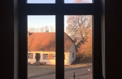 Calbe Apartment | Spacious manor house apartment near the Saale and Elbe rivers