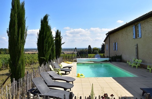 Chaintre Villa | Spacious Mansion in Vinzelles with Swimming Pool