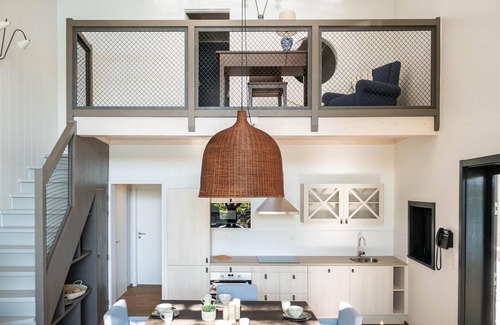 Maubray Villa | Spacious Mansion for 4 Guests
