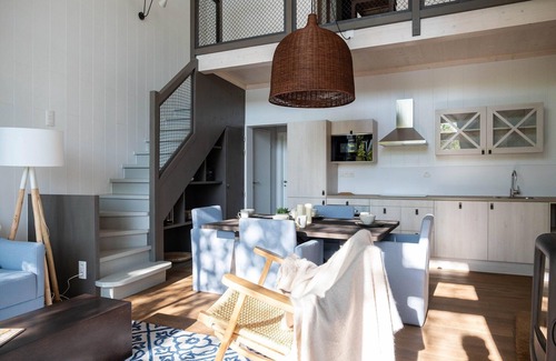 Maubray Villa | Spacious Mansion for 4 Guests