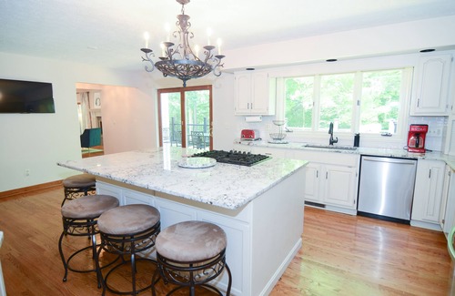 Hudson Villa | Spacious mansion with Pool Movie Theater Hot Tub near ski resort national park.