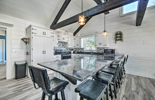 Massillon Cabin | Spacious Massillon Log Cabin w/Fire Pit!