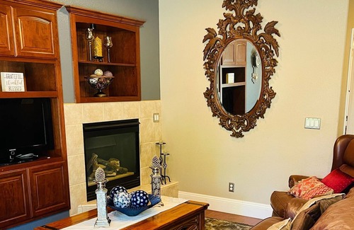Fair Oaks House | Spacious Master Bedroom - Walking distance to Fair Oaks Village!