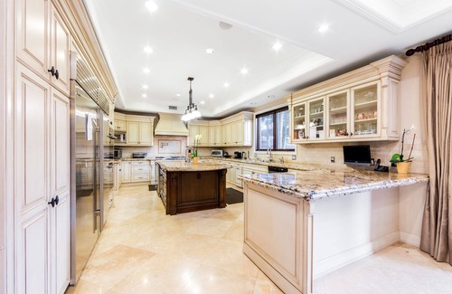 Valley Glen House | Spacious Mediterranean Home Near LA Attractions
