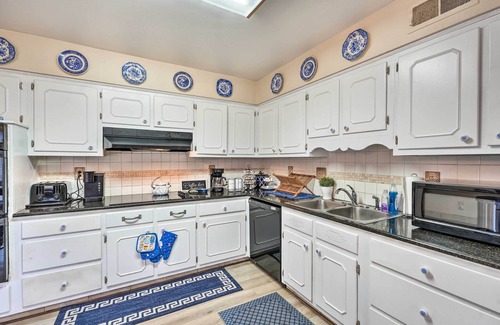 Whitehaven House | Spacious Memphis Home - Walk to Graceland