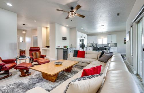 Mesquite House | Spacious Mesquite Getaway - half Mi to Golf Course