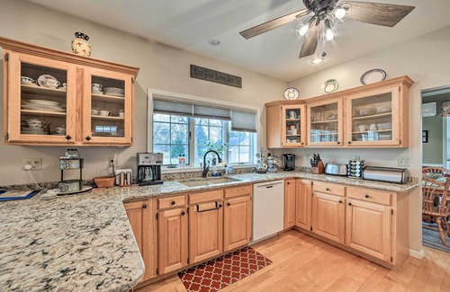 Gladstone House | Spacious Michigan Home w/Private Hot Tub