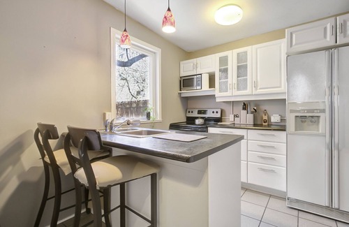 Old Town House | Spacious mid century 2 bedroom in downtown.