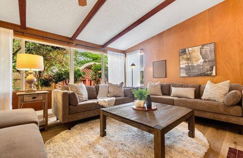 Meridian Park House | Spacious Mid Century Modern Sunroom Rambler