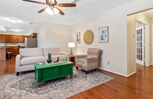 Bedford House | Spacious Mid Cities - 4BR Home - 10 Min to DFW