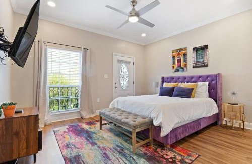 Tulane - Gravier House | Spacious Mid-city Home W Pool & Balcony