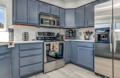 Security-Widefield House | Spacious Modern Gorgeous Mountain Views Fort Carson Fire Pit!