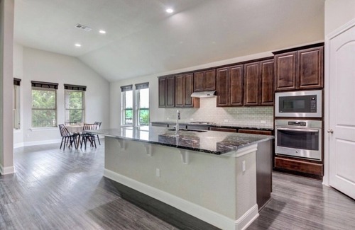 Dripping Springs House | Spacious Modern Home Close to Hill Country Attractions!