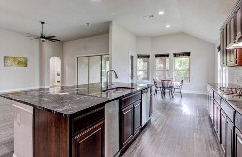 Dripping Springs House | Spacious Modern Home Close to Hill Country Attractions!
