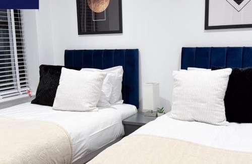 St Neots Apartment | Spacious Modern 1 Bed Apartments in St Neots - Perfect for Contractors & Professionals - Free Parking - WiFi - Fully Equipped Kitchen - Smart TV Ideal for Work Stays and Long Projects