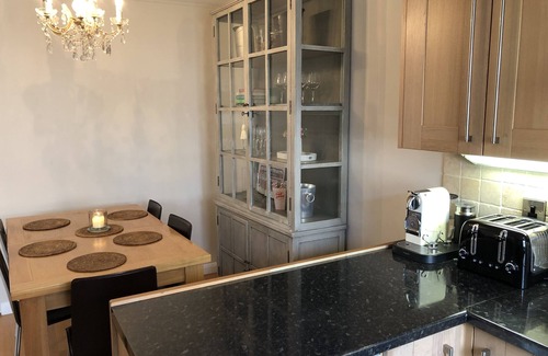 Colville Apartment | SPACIOUS MODERN 2 BEDROOM FLAT NOTTING HILL LONDON ,SLEEP 5, SUPERKING/KING BEDS