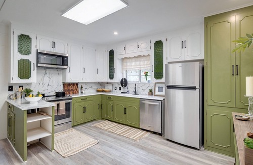 Bastrop House | 😍Spacious modern 2bedroom home w/free parking- Located in the medical district!
