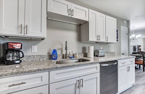 Jacksonville House | Spacious & Modern 3 Bedrm Home Across from NAS Jax