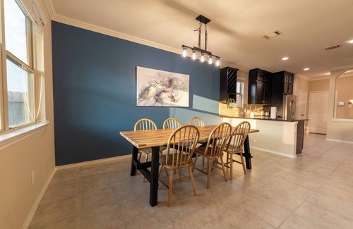 Houston House | Spacious Modern 4BR Home near HOU & Medical Center ZERO Cleaning Fee