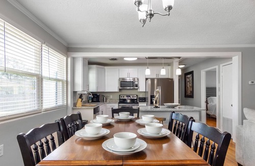 Jacksonville House | ~Spacious, Modern 5 Bdrm Home nr NAS Jax & Dwntn~