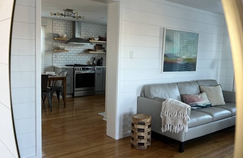 Margate City House | Spacious, modern beach cottage in Margate one mile from the beach