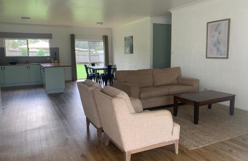 Atherton House | Spacious, Modern & Central