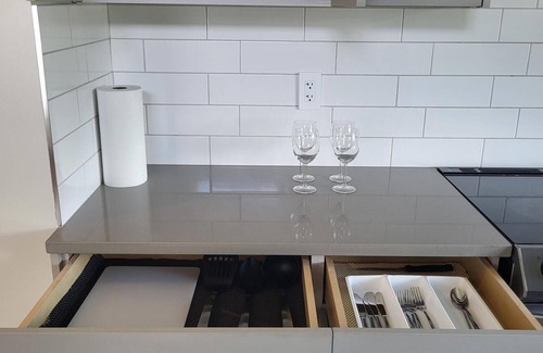 Abbotsford Apartment | Spacious, Modern, Clean