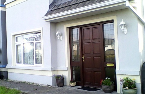 Cloonfad House | Spacious Modern Country House -4 Bedrooms/2 floors
