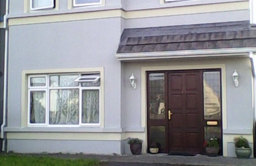 Cloonfad House | Spacious Modern Country House -4 Bedrooms/2 floors