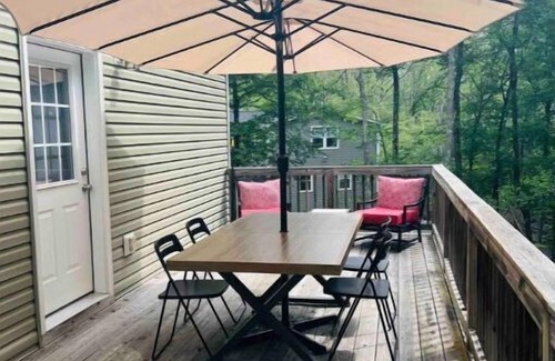 Lackawaxen House | Spacious, Modern, Cozy Duplex