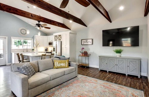Castro Valley House | Spacious Modern Farmhouse Casita in Castro Valley Countryside with Private Patio