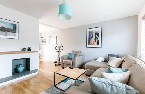 Cherry Hinton House | Spacious Modern Garden Family Home