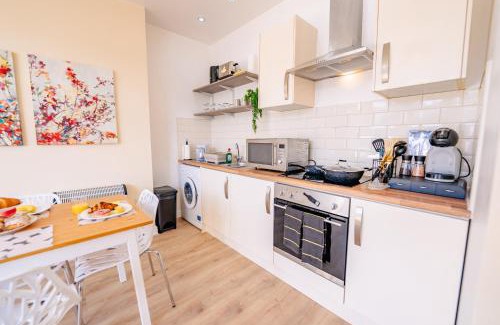 Adamsdown Apartment | Spacious Modern & High Ceiling One Bedroom Apartment