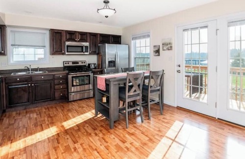 Bloomington House | Spacious Modern Home Near Campus