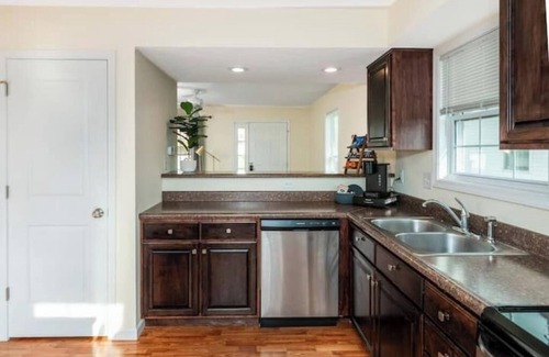 Bloomington House | Spacious Modern Home Near Campus