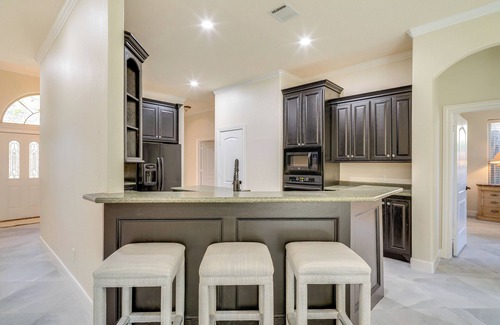 April Sound House | Spacious & Modern Home in Montgomery w/Deck!