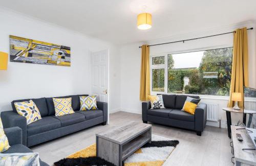 Todwick House | Spacious Modern Home in Sheffield