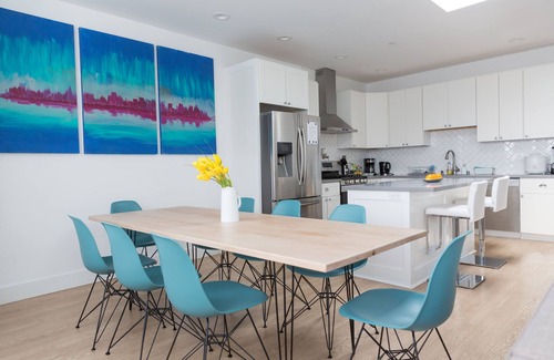 Daly City House | Spacious Modern Home close to PGA championship