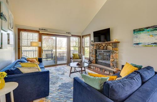 Tannersville House | Spacious Modern Home about 1 Mi to Camelback Mountain!