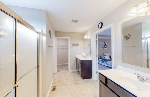 Columbus House | Spacious & modern home with office, enclosed backyard, & W/D - dog-friendly
