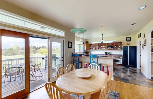 Lopez Island House | Spacious, Modern House with Stunning Bay Views - Lopez Village and Marina