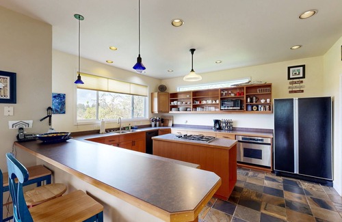 Lopez Island House | Spacious, Modern House with Stunning Bay Views - Lopez Village and Marina
