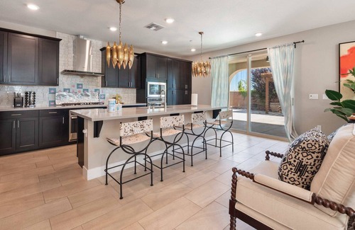 Elk Grove House | Spacious modern house in new neighborhood